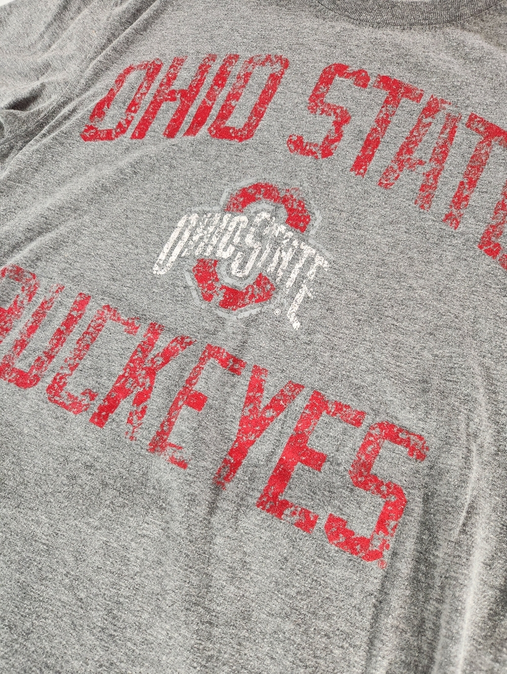 Ohio State Buckeyes NCAA Gray Short Sleeve Small T-Shirt Distressed Red White